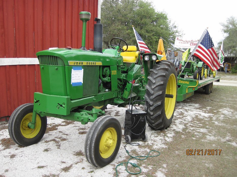 013-1967 John Deer 3020.jpg